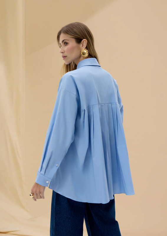 CAMISA LAGUNA PREGAS AZUL CLARO